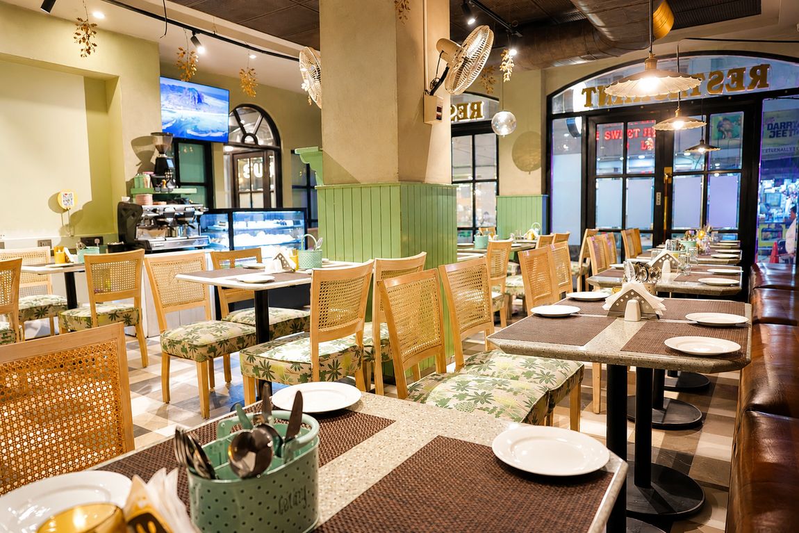 Café Vagabond interior